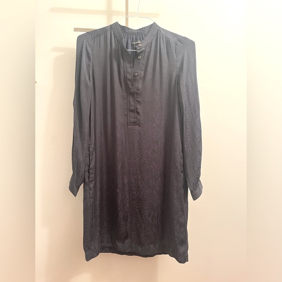 Banana Republic Dresses & Skirts - Blue & black Banana Republic snakeskin dress size 4